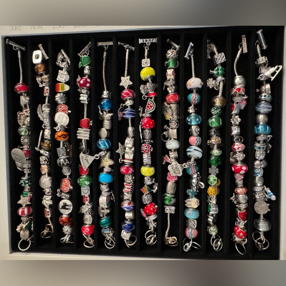 Willabee and Ward Bracelet Collection With Display Case Charm Jewelry Women’s